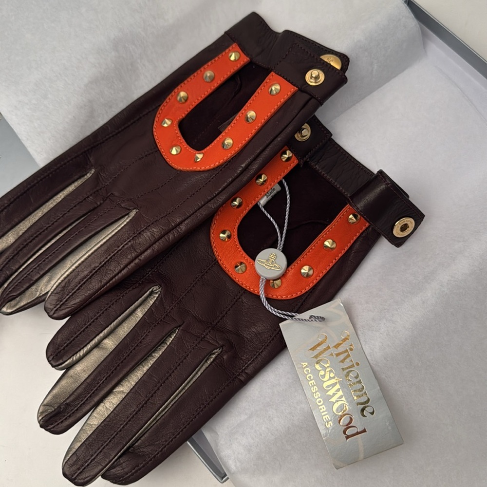 VIVIENNE WESTWOOD
BRAND NEW VINTAGE GLOVES ORANGE/BROWN/SILVER LEATHER WSTUDS M - Picture 17 of 17